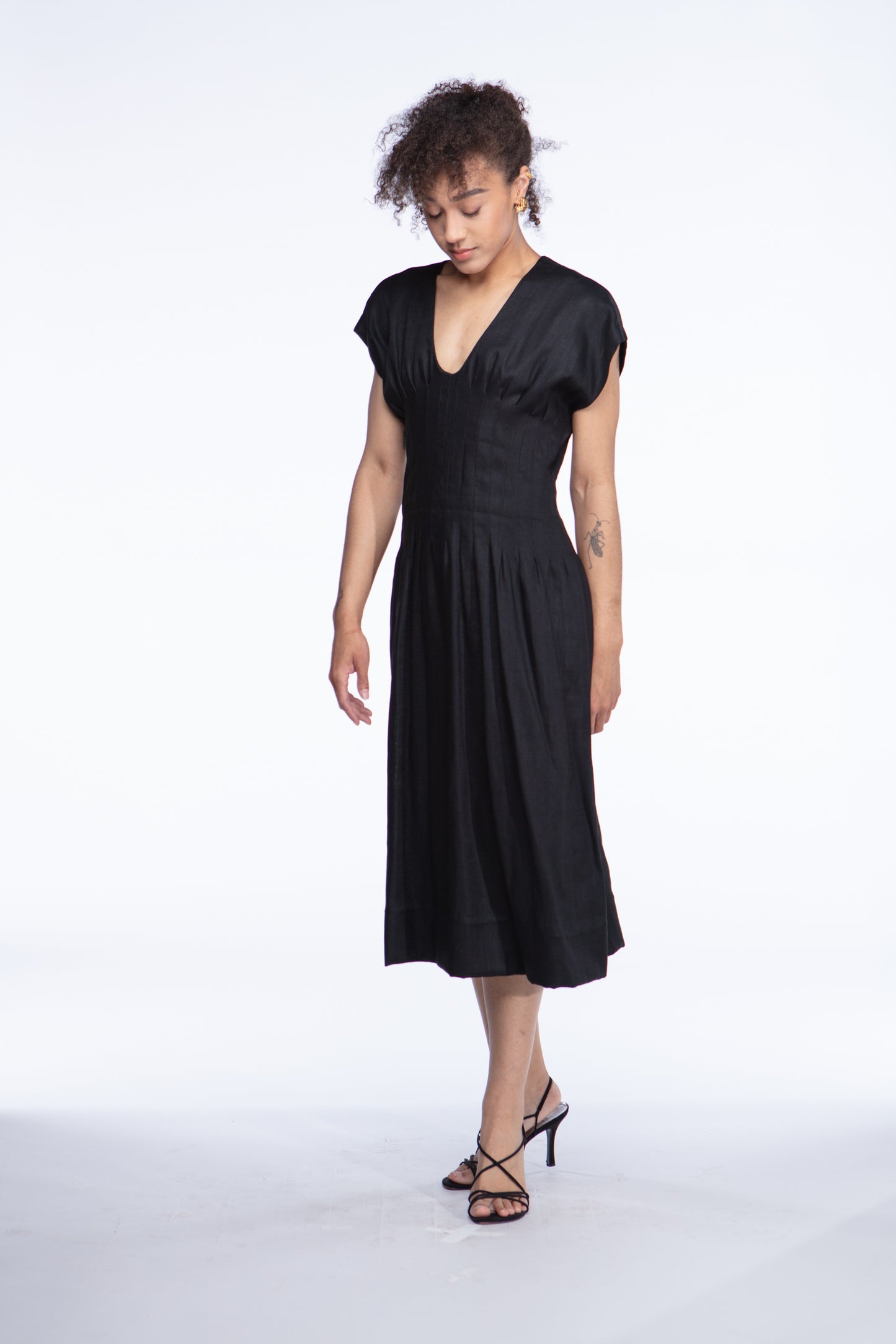 1940s darted-waist dress